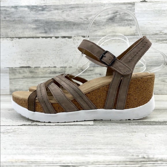 Earth Origins. NWT. in box. - Picture 2 of 12